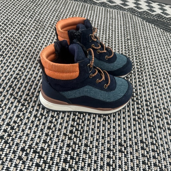 Old Navy toddler boots 💙🧡 - Picture 2 of 4
